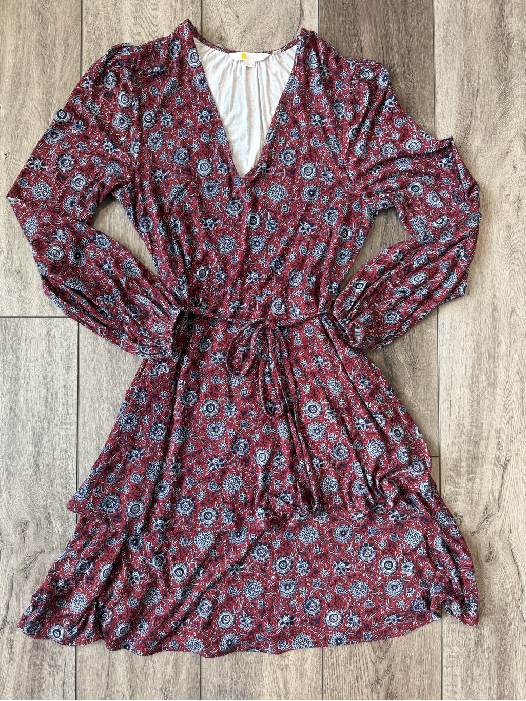 Boden- Feminine Floral Flowy V-Neck Long Sleeve Dress-Perfect For The 4th! (10l)